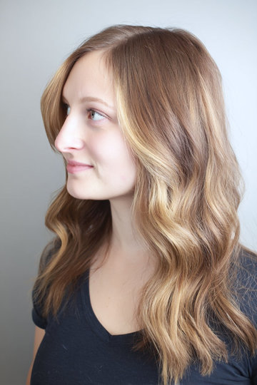 11 Golden-Blonde-Balayage-Light-Brown-Base-Long-Layered-Hair_pp