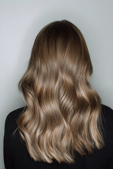 12 Light-Brown-Golden-Blonde-Balayage-Long-Wavy-Hair_pp