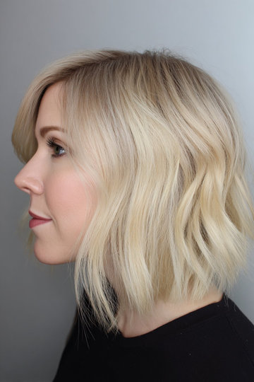 13 Platinum_Blonde_Balayage_Bob_Dark_Roots_Wavy_Chin_Length_pp