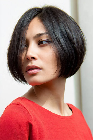 13 raven-black-straight-rounded-ear-length-bob_pp