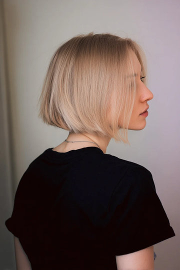 14 champagne-blonde-straight-blunt-ear-length-bob_pp