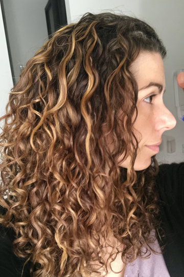 15 brown-blonde-balayage-long-curly-hair_pp