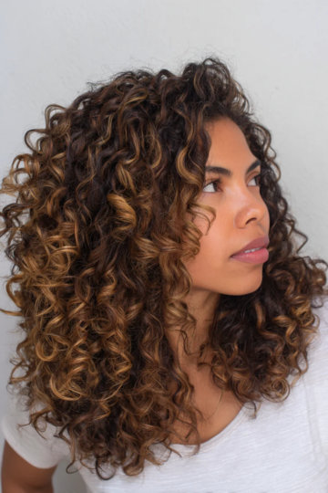 15 curly-brown-golden-caramel-highlights_pp