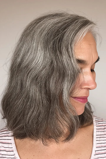 15 salt-pepper-silver-charcoal-brown-natural-gray-long-layered-wavy-2_pp