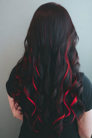 16 long-wavy-black-hair-bright-red-streaks_pp