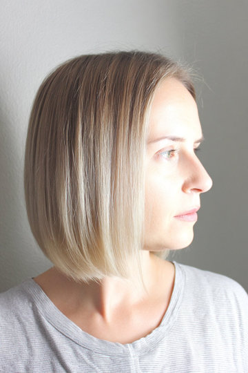 17 Beige_Blonde_Blunt_Bob_Chin_Length_pp