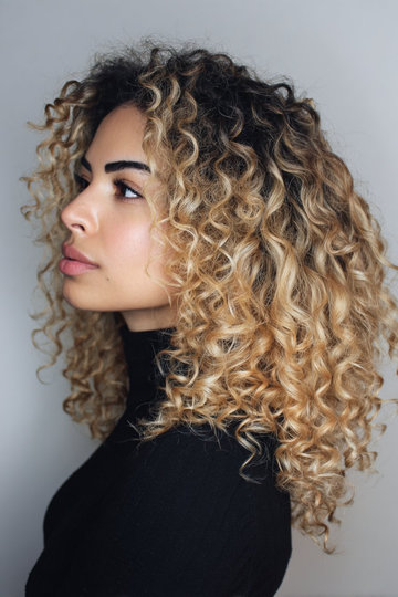 18 blonde-balayage-ombre-long-curly-hair_pp
