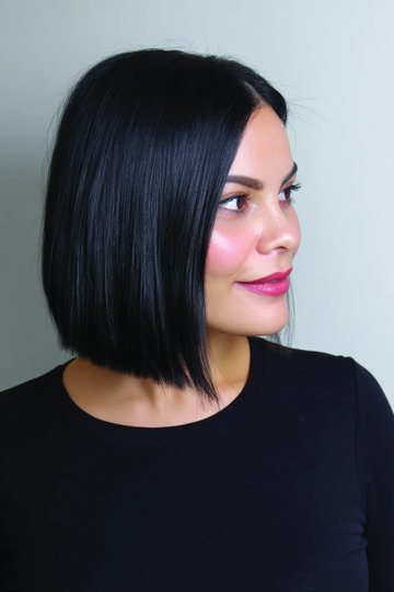 18 blue-black-sleek-straight-ear-length-bob_pp