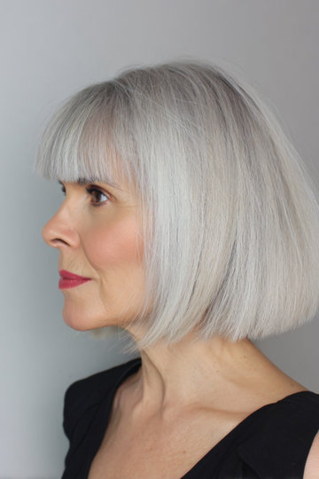 18 short-blunt-bob-platinum-white-silver-blunt-bangs_pp