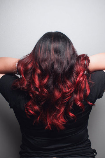 19 long-wavy-black-hair-bright-red-balayage-ombre_pp