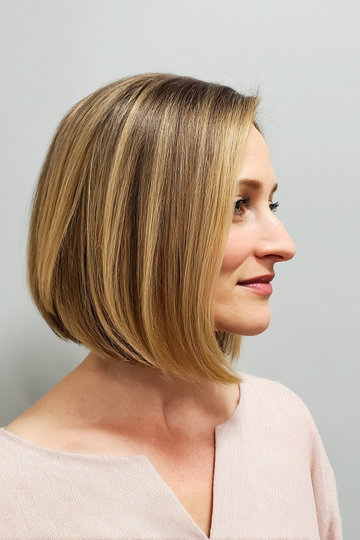 19 short-bob-golden-blonde-balayage-brown-roots-straight-sleek_pp