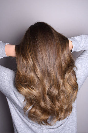20 Rich-Brown-to-Golden-Blonde-Balayage-Long-Wavy-Hair_pp