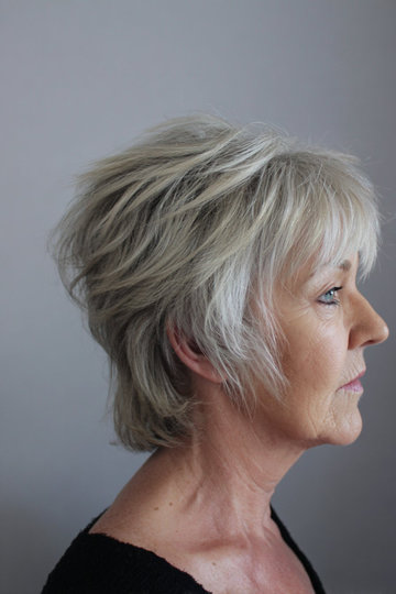 26 short-layered-shag-silver-blonde-textured-cut_pp