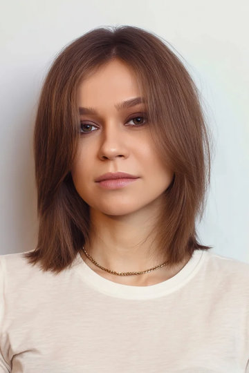 28 chestnut-brown-warm-tones-choppy-layers-shoulder-length-side-swept-bangs_pp