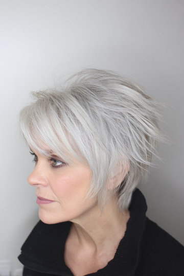 29 short-textured-shag-platinum-silver-shadow-roots_pp