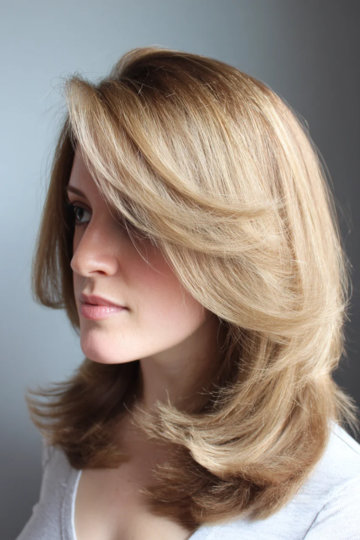 35 golden-blonde-layered-flipped-ends-seventies_pp