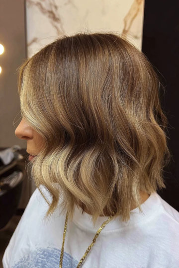 5 dirty-blonde-golden-wavy-textured-chin length_pp