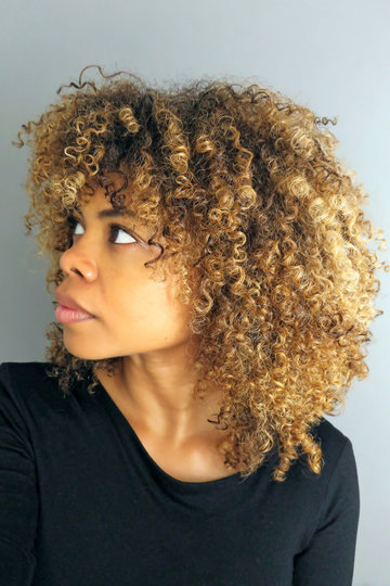 5 golden-blonde-balayage-curly-bob_pp