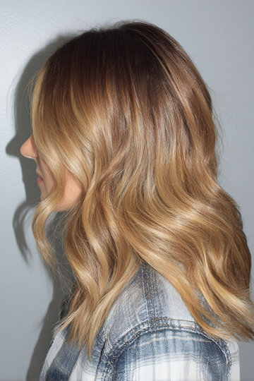 5 medium-long-wavy-golden-honey-blonde-balayage-brown-roots_pp