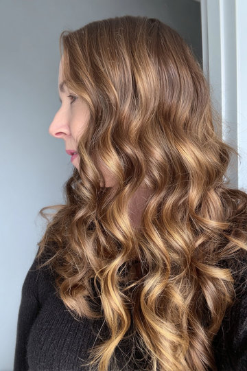 8 Light-Brown-Honey-Blonde-Balayage-Long-Wavy-Hair_pp