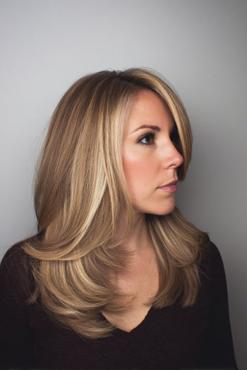 8 medium-layered-golden-blonde-highlights-brown-lowlights-blowout_pp