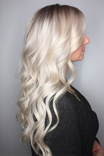 9 Icy_Platinum_Blonde_Long_Wavy_Hair_pp