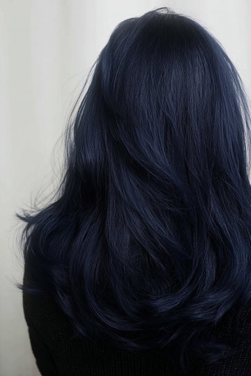 14 midnight-blue-black-allover-long-wavy-hair_pin