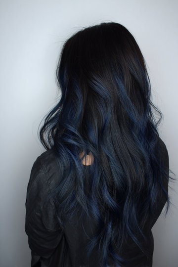 15 midnight-blue-black-balayage-long-wavy-hair-highlights_pin