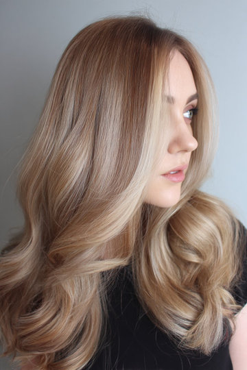 16 honey-blonde-balayage-medium-brown-root-long-wavy-hair_pin
