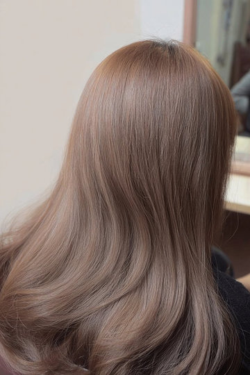 18 mushroom-blonde-balayage-cool-tone-long-wavy-hair_pin