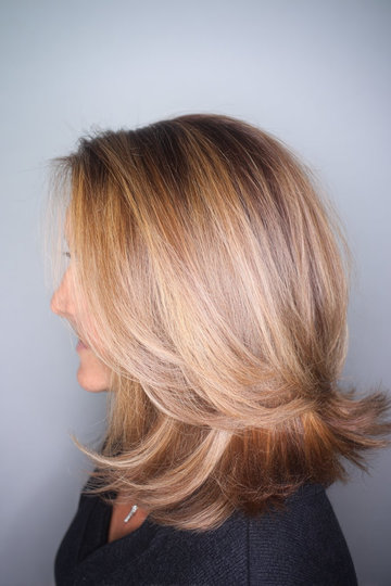 19 honey-blonde-dimensional-balayage-medium-layers_pin