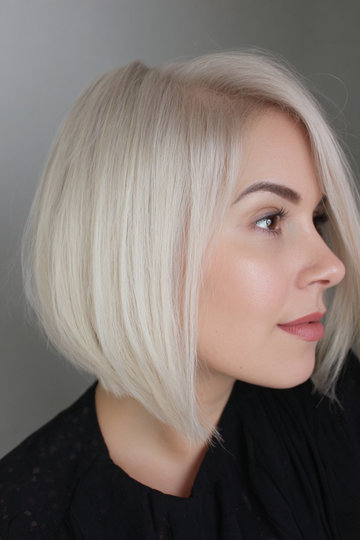 19 platinum-blonde-blunt-chin-length-bob-thin-fine-hair_pin