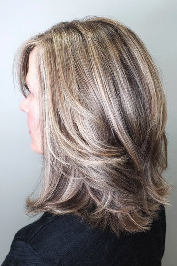 2 ash-champagne-blonde-highlights-medium-layers_pin