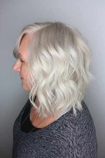 22 icy-platinum-blonde-medium-layered-lob_pin