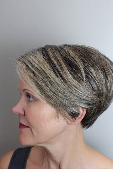 8 blonde-highlights-lowlights-short-stacked-bob_pin