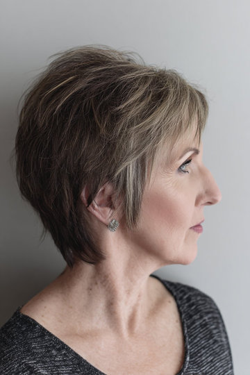 9 blonde-lowlights-choppy-pixie-textured_pin