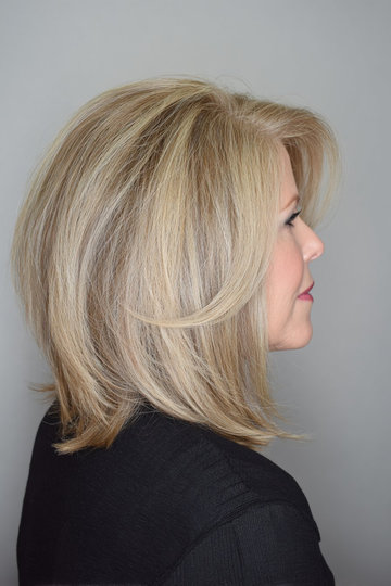 9 champagne-blonde-balayage-medium-layered-cut_pin