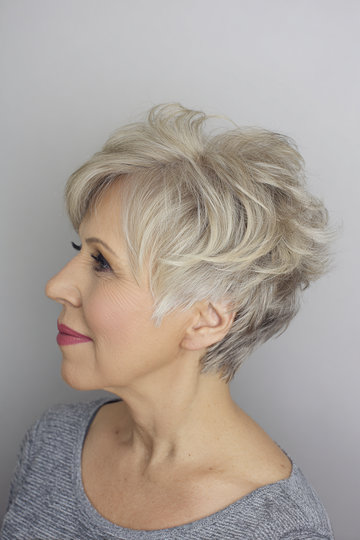 Short Hairstyles For Older Women 10_pp