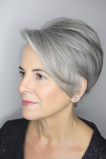 Short Hairstyles For Older Women 11_pp