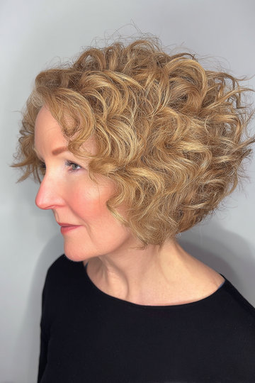 Short Hairstyles For Older Women 3_pp