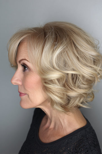 Short Hairstyles For Older Women 4_pp