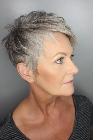 Short Hairstyles For Older Women 7_pp