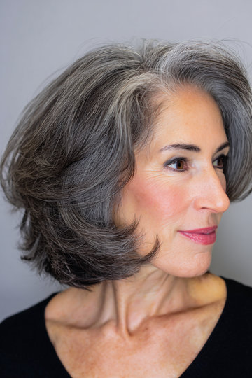 Short Hairstyles For Women Over 60 12_pp