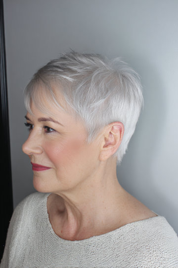 Short Hairstyles For Women Over 60 20_pp