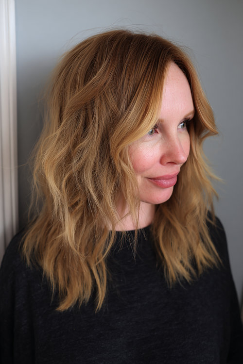 Low-Maintenance Wavy Haircuts for Busy Moms 11_pp
