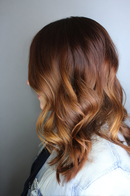 Low-Maintenance Wavy Haircuts for Busy Moms 12_pp