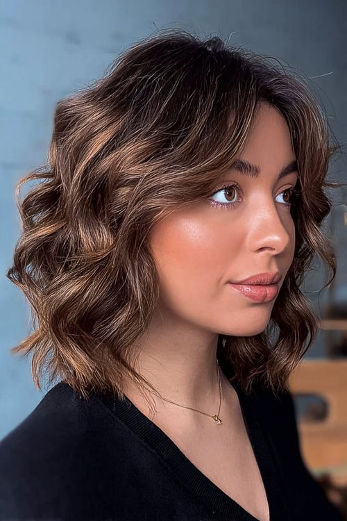 Low-Maintenance Wavy Haircuts for Busy Moms 18_pp