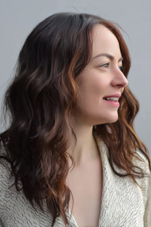 Low-Maintenance Wavy Haircuts for Busy Moms 20_pp