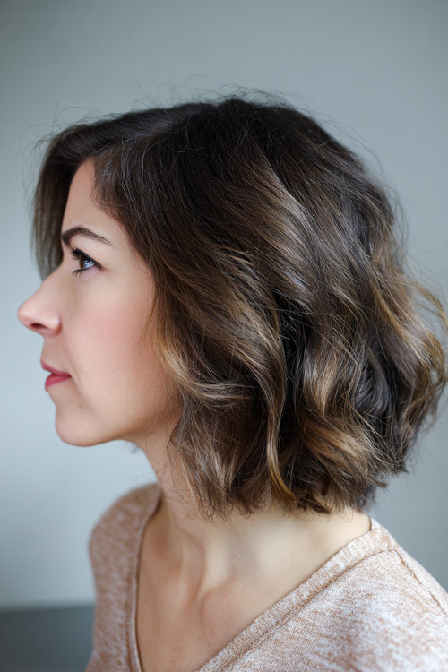 Low-Maintenance Wavy Haircuts for Busy Moms 25_pp