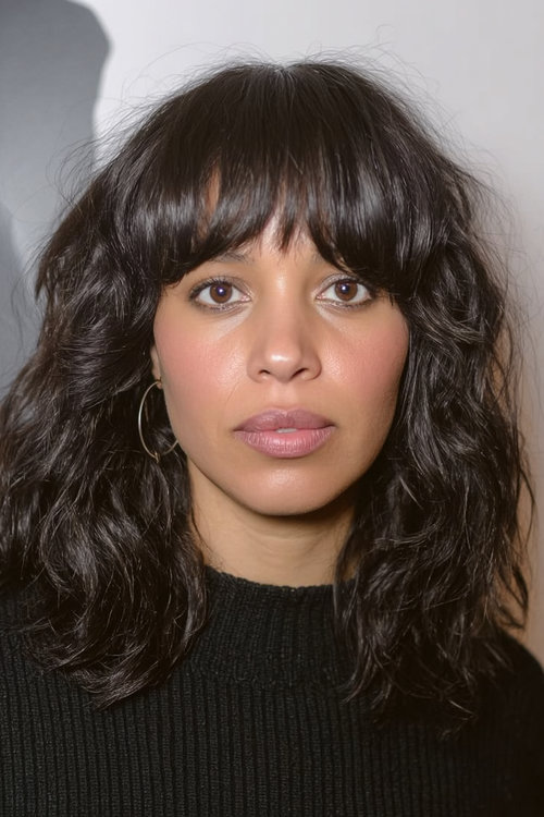 Low-Maintenance Wavy Haircuts for Busy Moms 32_pp